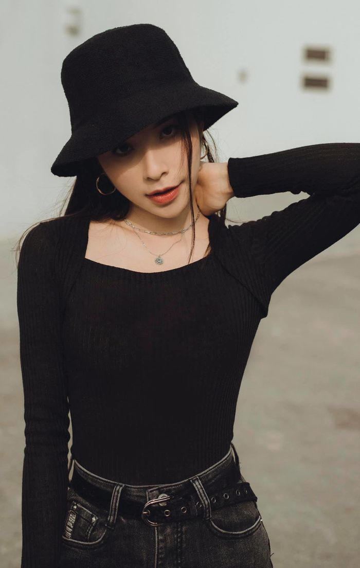 Style đời thực 3 nữ thần Phố Trong Làng: Y tá Ngọc nhìn mà mê