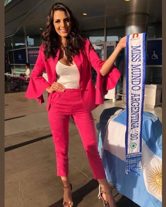 Đọ style sân bay của thí sinh Miss World: Đỗ Thị Hà có đủ sức lấn át