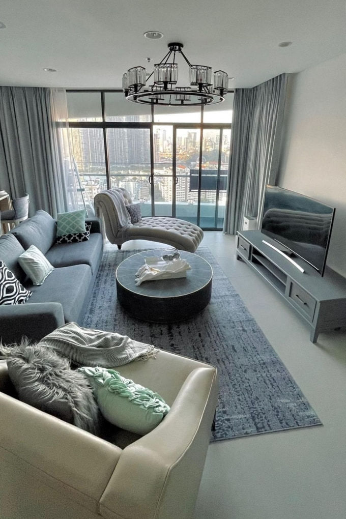 Đọ tài sản của HLV Quý ông hoàn hảo: Hương Giang ở biệt thự 30 tỷ