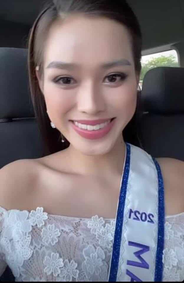 Đỗ Thị Hà nhập cuộc Miss World: nhảy múa tưng bừng bên bạn mới