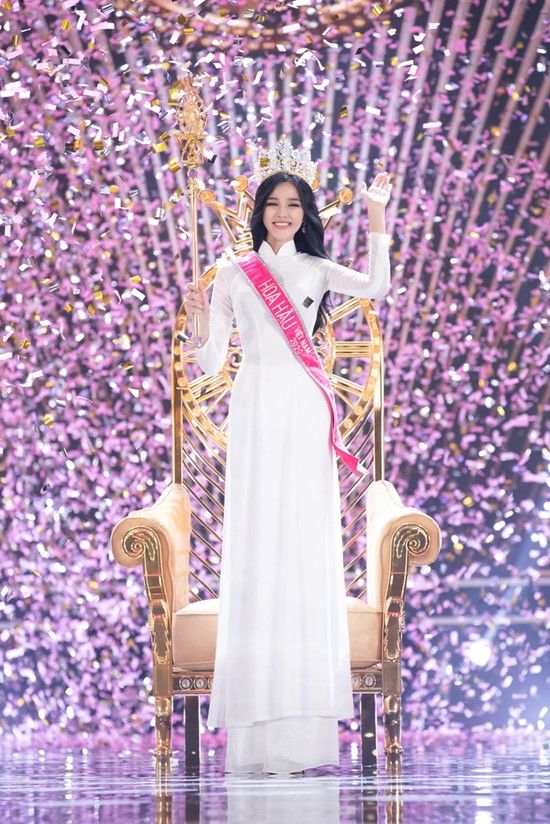Đỗ Thị Hà lên đường dự thi Miss World sau đúng một năm đăng quang