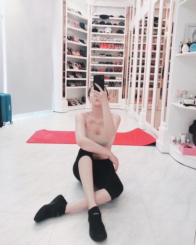 Đọ tủ đồ hiệu của mỹ nhân Vbiz: Hương Giang như showroom thu nhỏ