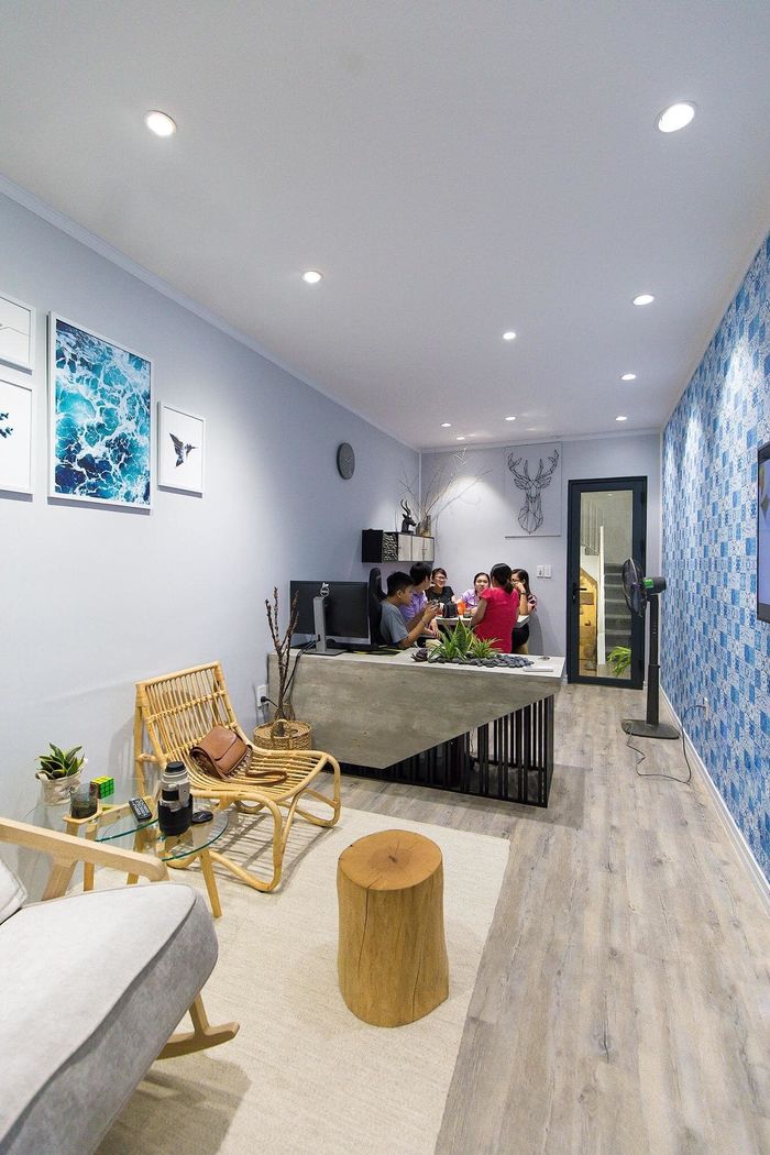 Vợ chồng cải tạo căn nhà 15 năm tuổi xập xệ thành nơi ở cực tiện nghi