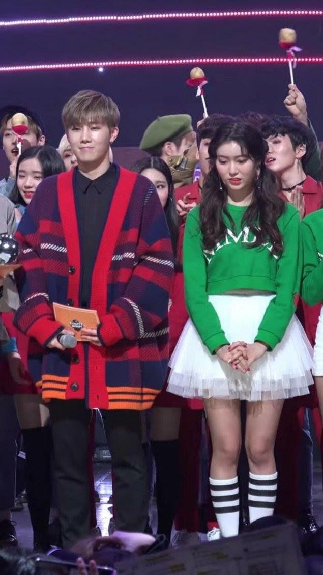 Fan hóa sao Kpop nổi như cồn: Jungkook mê Big Bang, Jane là fangirl