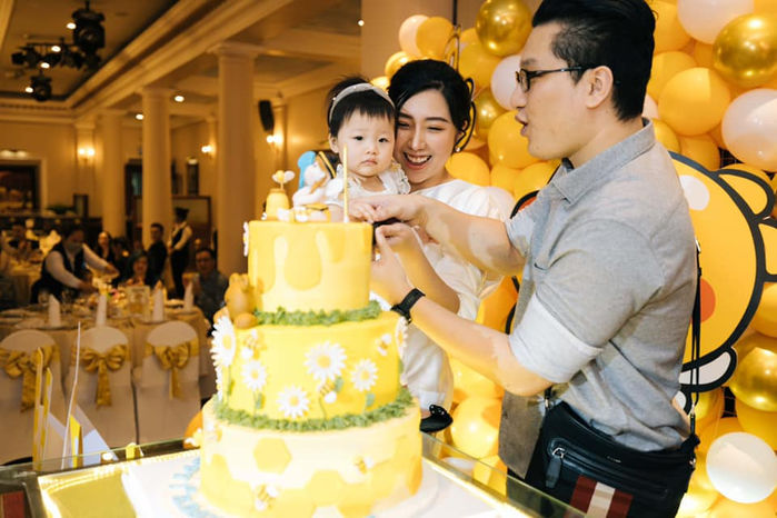 Gia thế những bé gái bị nhầm là con của Trường Giang, Trấn Thành