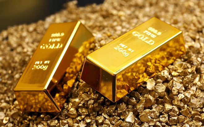 Giá vàng chạy đua đạt mốc 61 triệu: Tiền đổ xăng chưa có sao mua vàng