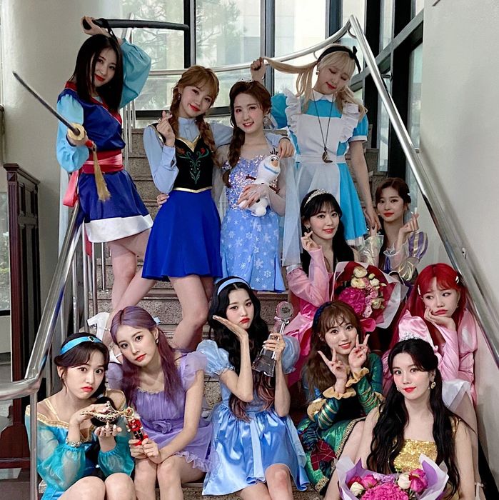 Góc sống ảo xịn sò của idol: Cầu thang huyền thoại của đài SBS và KBS