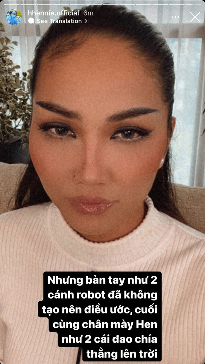 H'Hen Niê tự cạo chân mày bằng lưỡi lam: nhìn thót tim giùm!