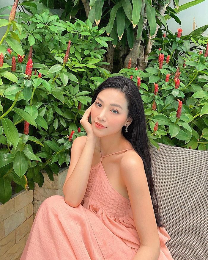 Hoa hậu Phương Khánh chỉ 7 động tác thu nhỏ bắp tay thon gọn, nuột nà