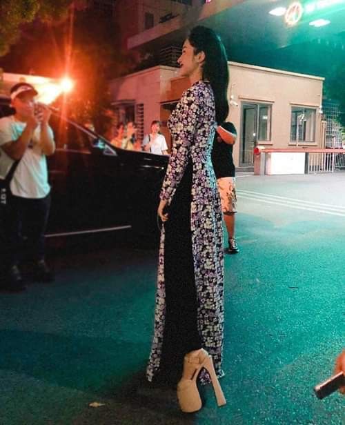 Hoà Minzy và bí kíp phối đồ cực chuẩn cho cô nàng “nấm lùn” 1m56
