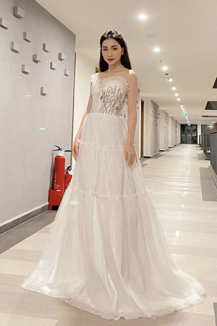 Hoà Minzy và bí kíp phối đồ cực chuẩn cho cô nàng “nấm lùn” 1m56