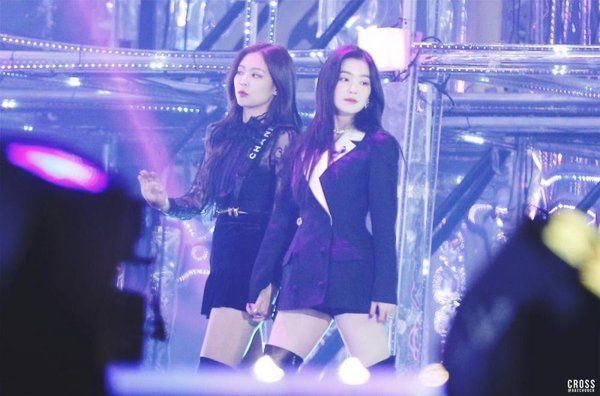 Hội bạn thân chất lượng của Jennie: Chính chủ còn đăng ảnh 1 idol nam