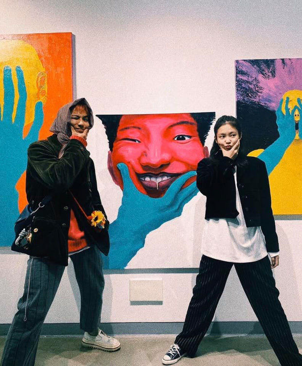 Hội bạn thân chất lượng của Jennie: Chính chủ còn đăng ảnh 1 idol nam