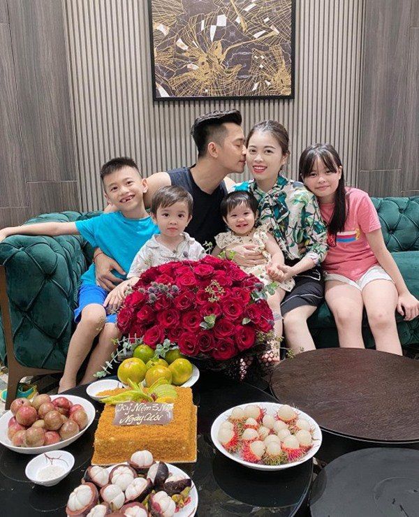 Nhan sắc của Hằng Túi sau khi can thiệp thẩm mỹ