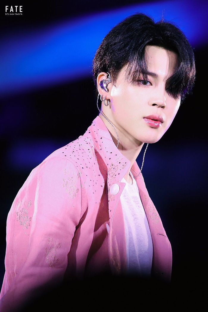 Idol Kpop diện outfit hồng: Chẳng những không sến mà còn sang xịn mịn