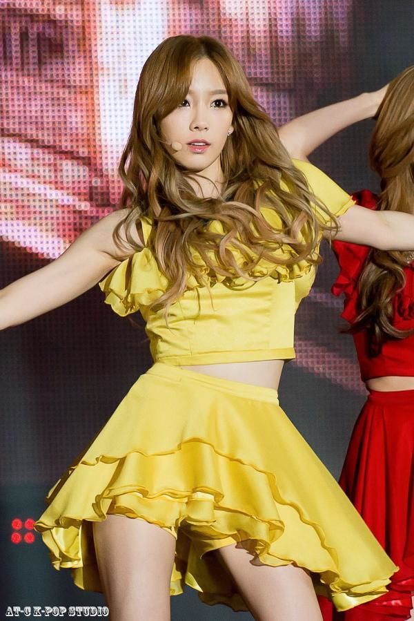 Idol Kpop không ngán outfit vàng chóe: Jennie, Rosé quá khác biệt