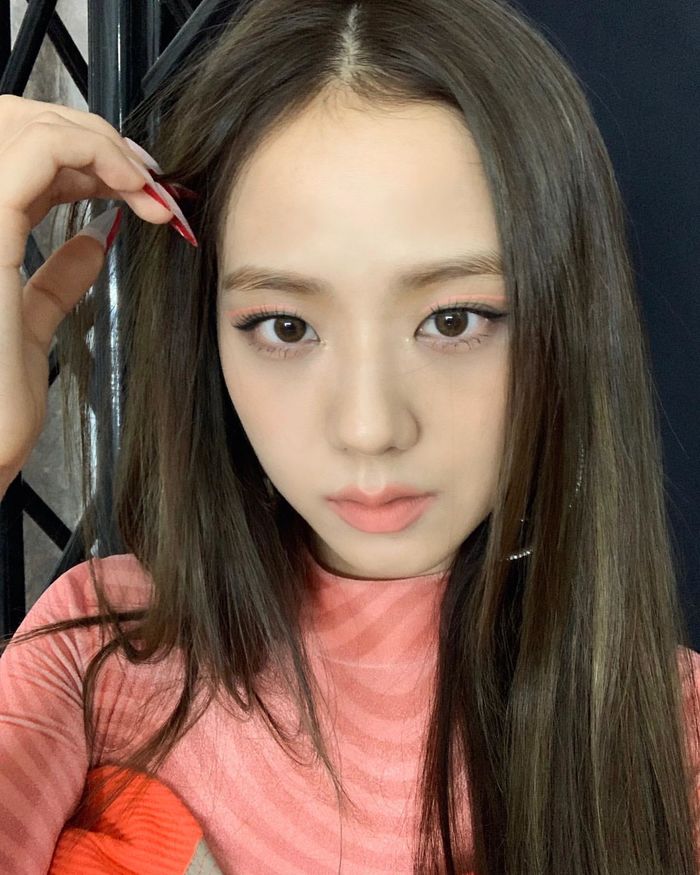 5 idol Kpop cân tất cả màu son: Ryujin (ITZY) cân đẹp cả son tím