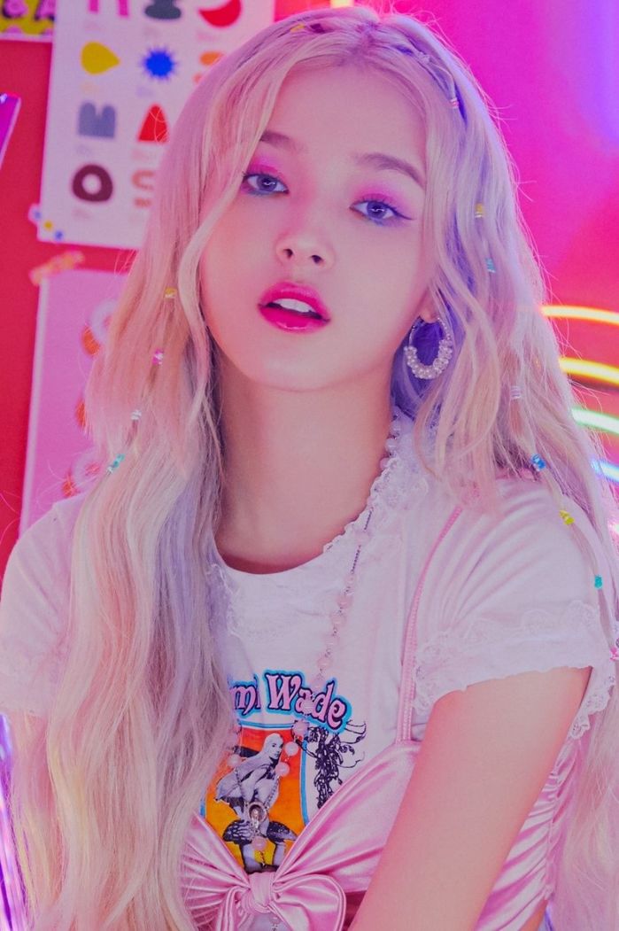 5 idol Kpop cân tất cả màu son: Ryujin (ITZY) cân đẹp cả son tím
