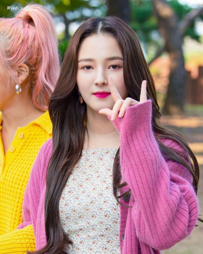 5 idol Kpop cân tất cả màu son: Ryujin (ITZY) cân đẹp cả son tím