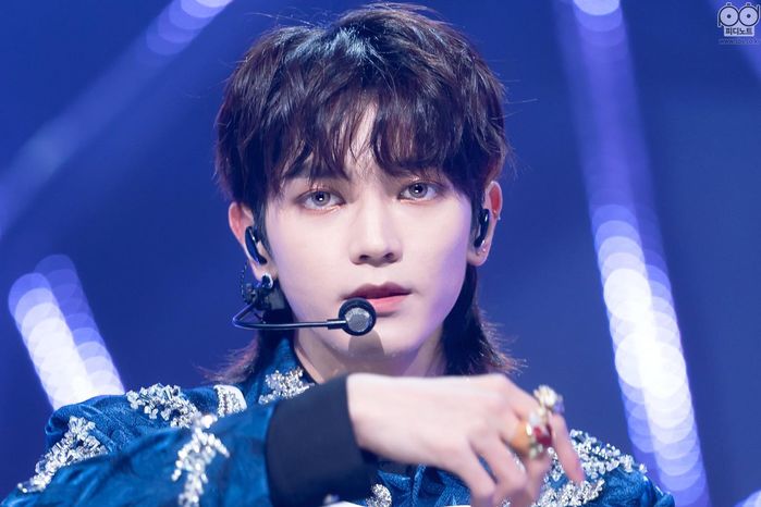 10 Idol Kpop sở hữu khuôn mặt quả trứng để kiểu tóc nào cũng đẹp