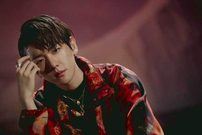 10 Idol Kpop sở hữu khuôn mặt quả trứng để kiểu tóc nào cũng đẹp