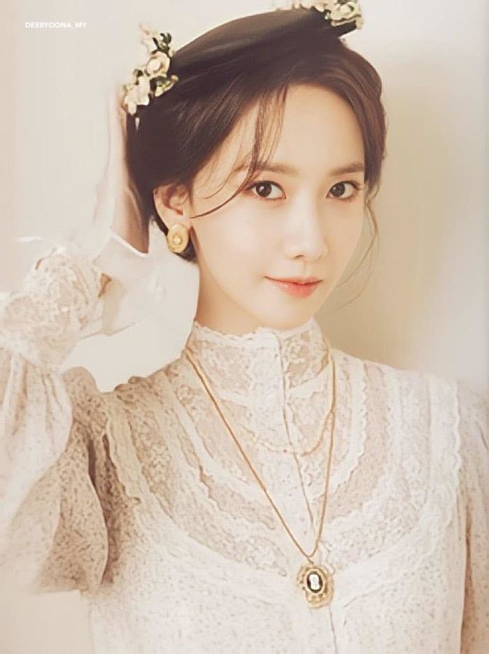 10 Idol Kpop sở hữu khuôn mặt quả trứng để kiểu tóc nào cũng đẹp
