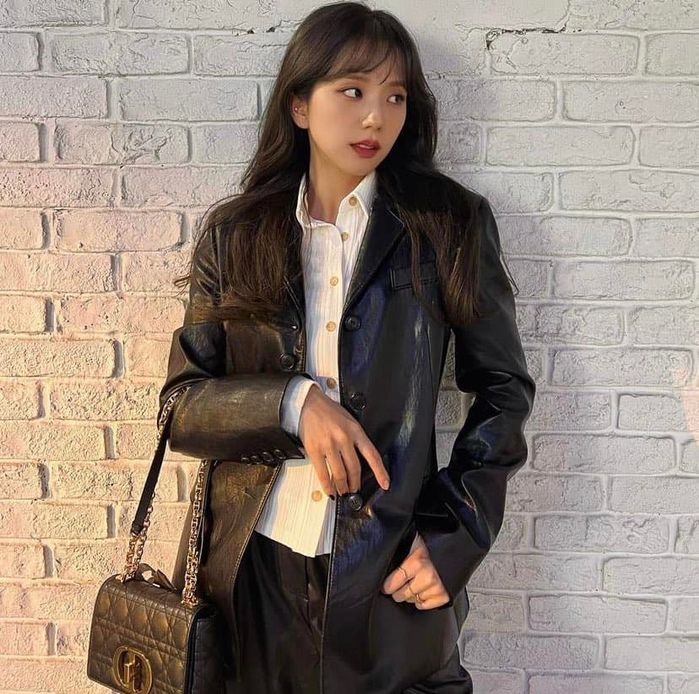10 Idol Kpop sở hữu khuôn mặt quả trứng để kiểu tóc nào cũng đẹp