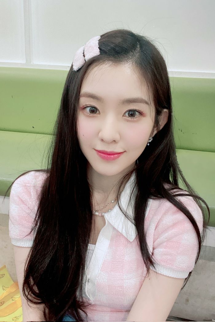 10 Idol Kpop sở hữu khuôn mặt quả trứng để kiểu tóc nào cũng đẹp