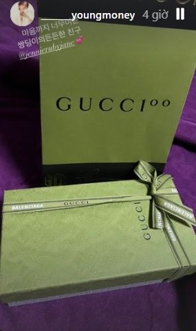Jennie tặng quà anh em dancer: Quý cô Chanel rồi cũng tặng đồ Gucci