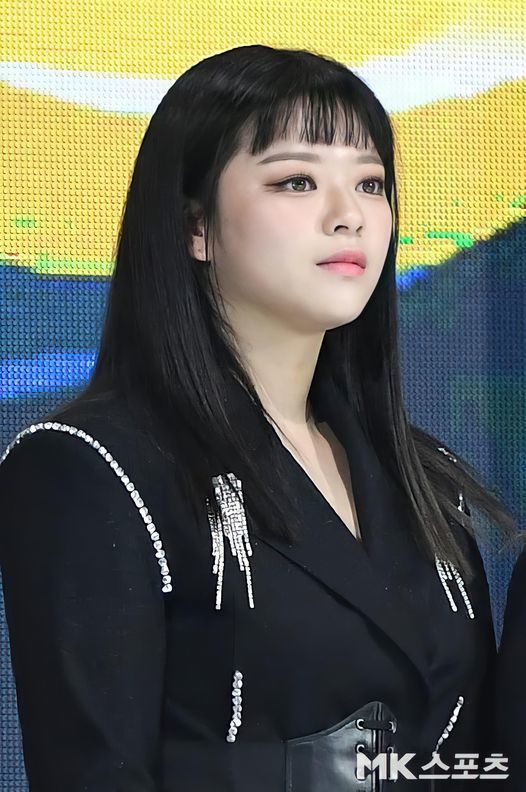 Jungyeon (TWICE) lột xác khó tin: Body nuột như chưa hề phì nhiêu