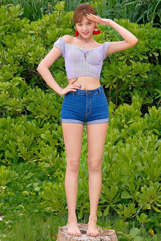 Jungyeon (TWICE) lột xác khó tin: Body nuột như chưa hề phì nhiêu