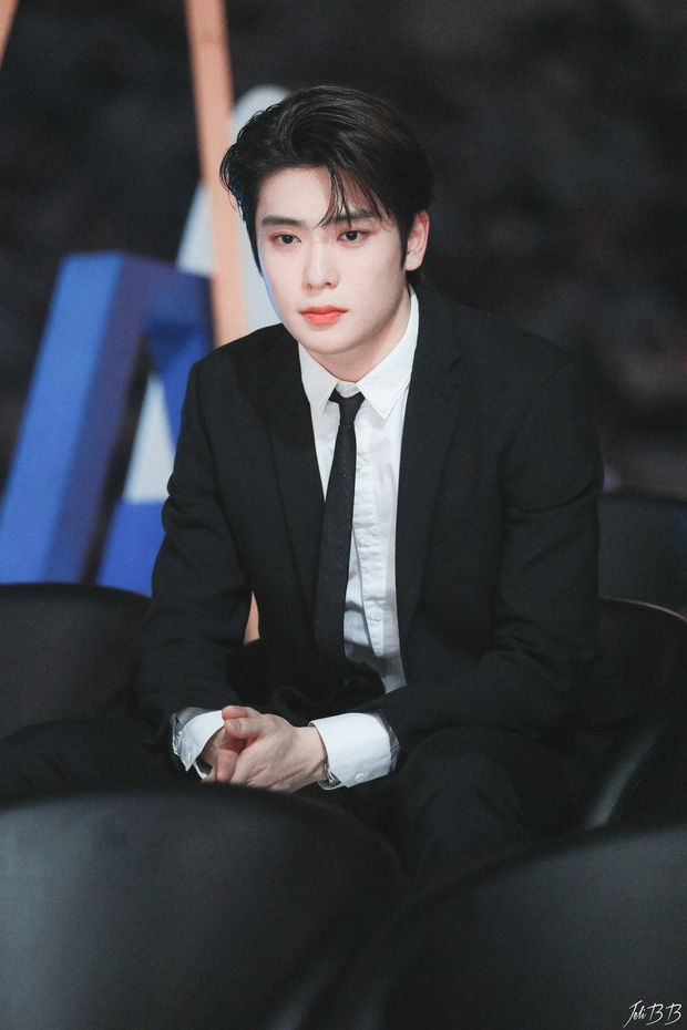 6 sao Kpop tạo hình vương giả: Mỹ nam, mỹ nhân nào cũng chất ngất
