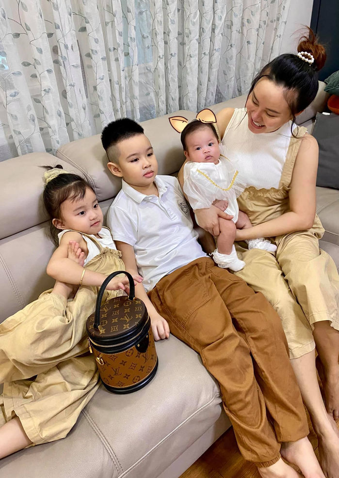 Cuộc sống Vy Oanh hiện tại: bận bịu chăm 3 con, ngày càng nhuận sắc