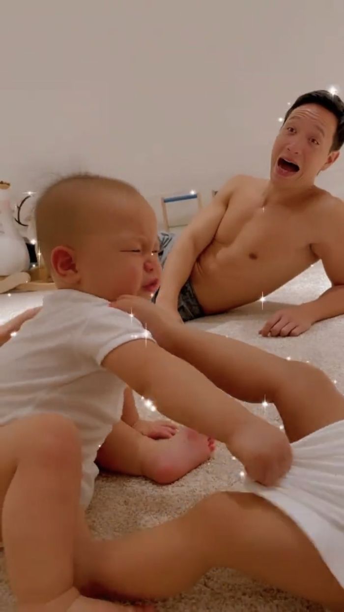 Khoảnh khắc hot nhất sinh nhật Leon - Lisa: ai bảo chị ba hiền?