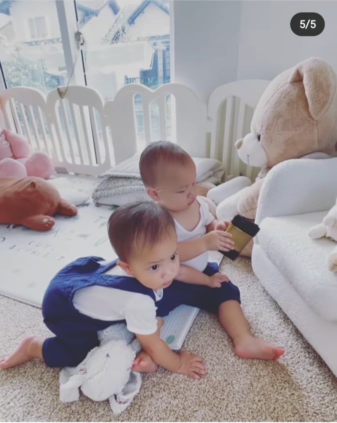 Leon không giành đồ của Lisa là chịu không nỗi: đã lấy đồ còn hét lớn