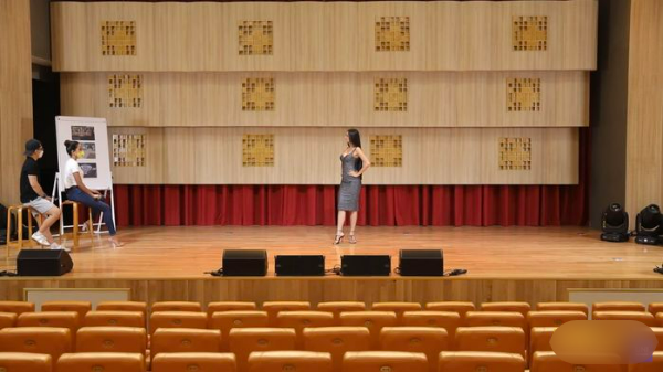 Kim Duyên catwalk khiến H'Hen Niê liên tục nổi da gà nhưng vẫn bị chê
