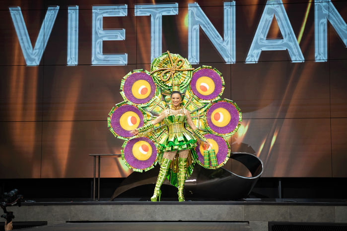 Kim Duyên công bố 2 thiết kế chính thức tại Miss Universe 2021