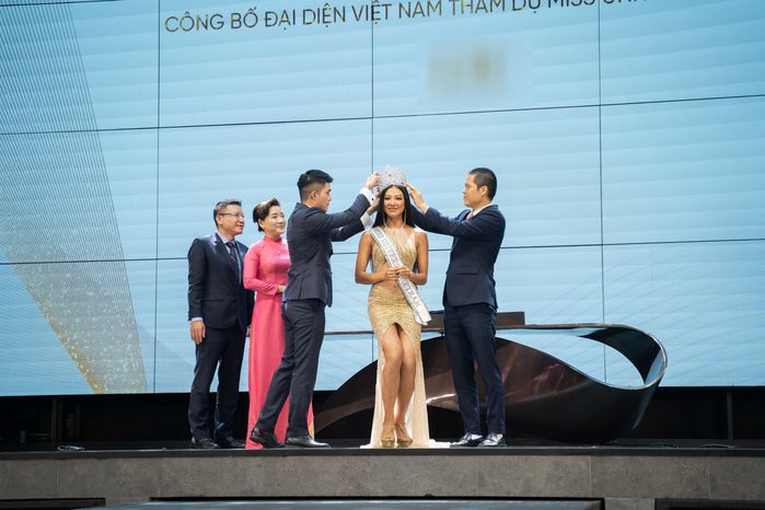 Kim Duyên công bố 2 thiết kế chính thức tại Miss Universe 2021