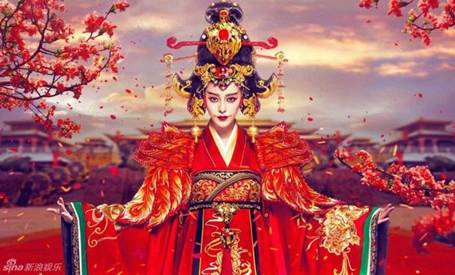 Loạt mũ phượng lóa mắt trong phim Hoa Ngữ: Lưu Diệc Phi mờ nhạt