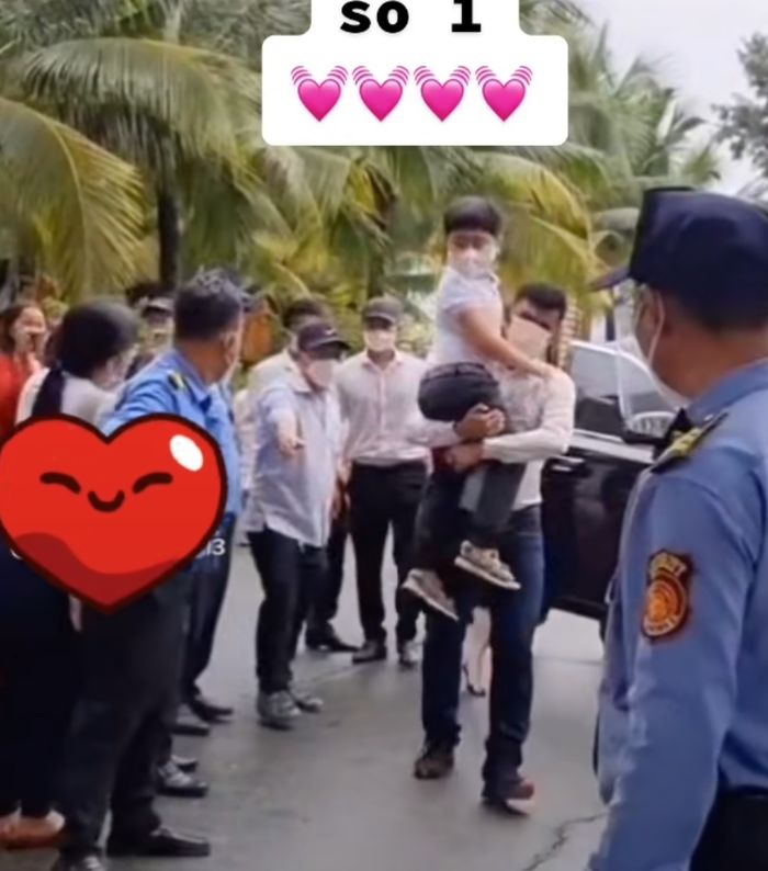 Cậu út Đại Nam xuất hiện tại buổi họp fan lần thứ 2 của bà Hằng
