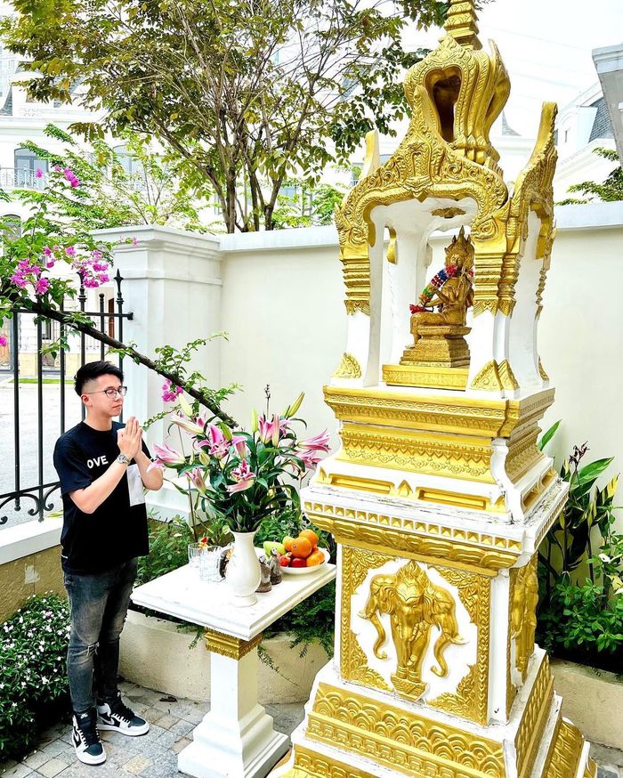 Matt Liu thỉnh tượng Phật về biệt thự 30 tỷ cho Hương Giang