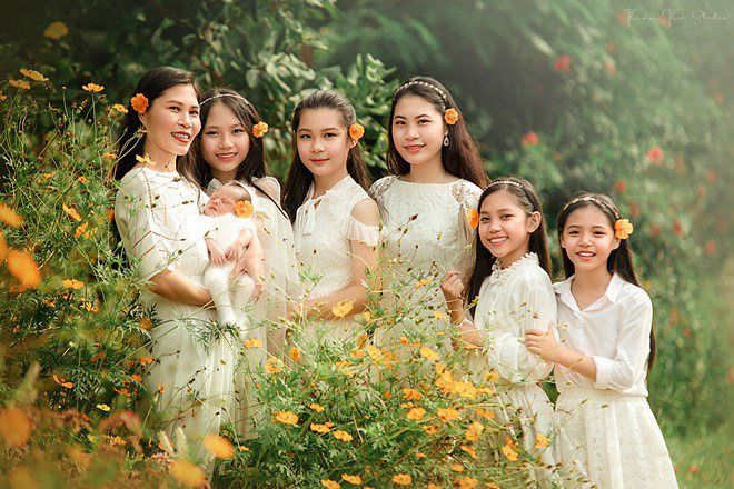 Mẹ U50 2 tử cung, 1 quả thận sinh 7 con: Nuôi nửa đội bóng vẫn khỏe re