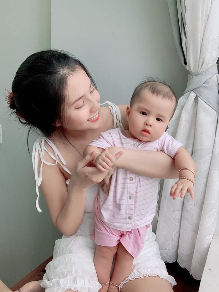 Mới 7 tháng tuổi, con gái Jack đã bộc lộ khiếu văn nghệ giống bố