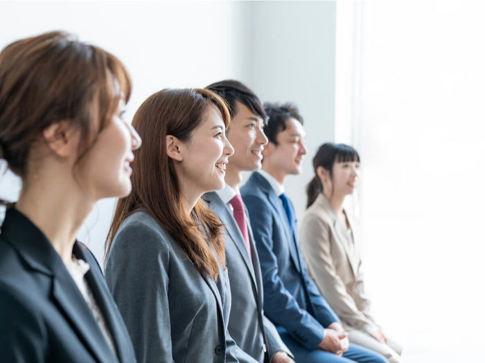 Một công ty tuyển trợ lý thạo 2 ngoại ngữ mà lương chỉ 7 triệu 1 tháng