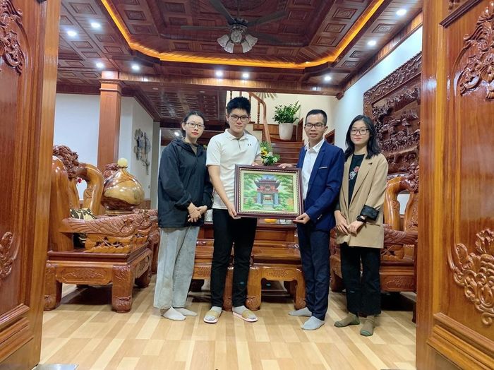 Nhà của quán quân Olympia 2021: vừa con nhà giàu, vừa học giỏi