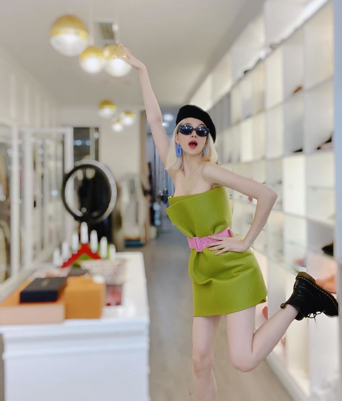 3 Mỹ nhân Việt lên đồ như quấn thảm cỏ như một nàng tắc kè hoa