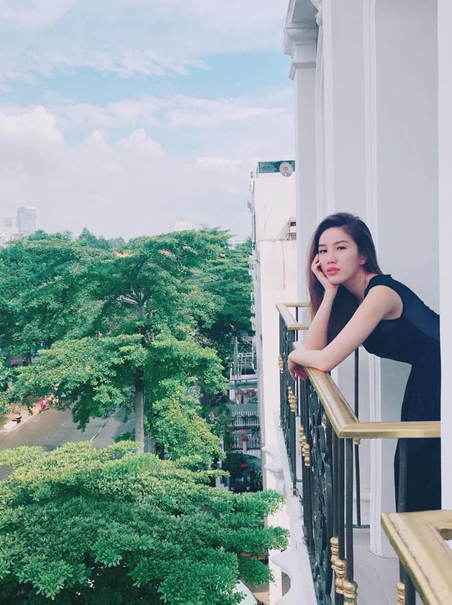 Dàn mỹ nhân Việt ở nhà vẫn có ảnh sống ảo như bìa tạp chí