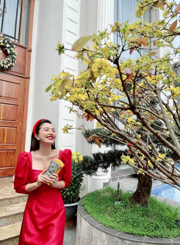 Dàn mỹ nhân Việt ở nhà vẫn có ảnh sống ảo như bìa tạp chí