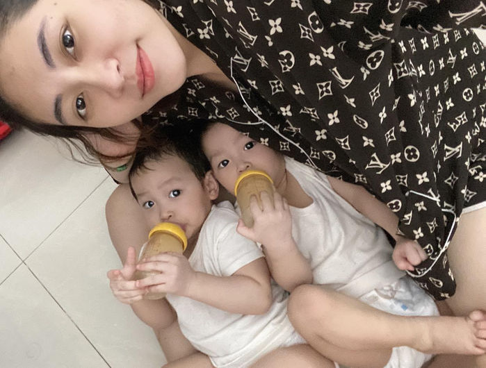 Mỹ nhân Việt chật vật khi sinh con: Vân Trang sinh đôi nghe mà thương