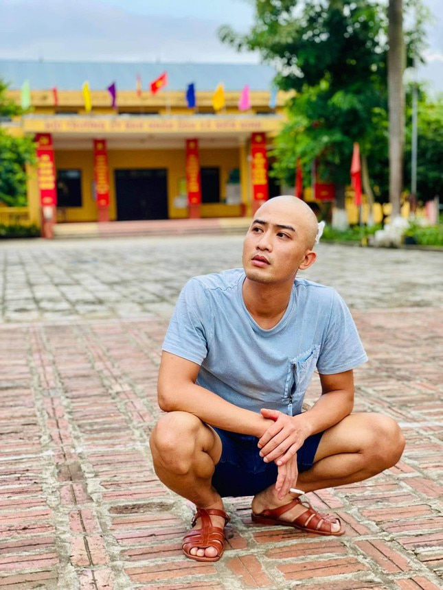 Nam thần duy nhất của VTV có cùng lúc 2 vai phim giờ vàng